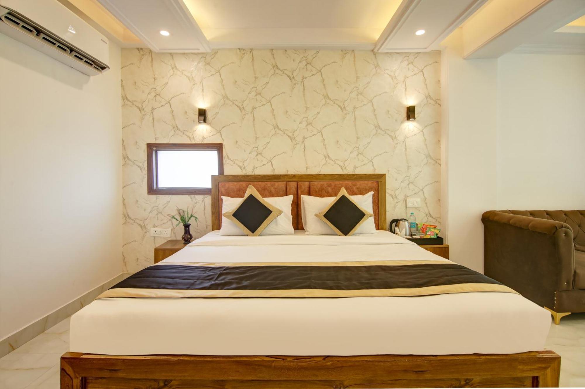 Hotel The Emporio Grand Near Vaishali Metro Station Ghaziabad Exterior foto