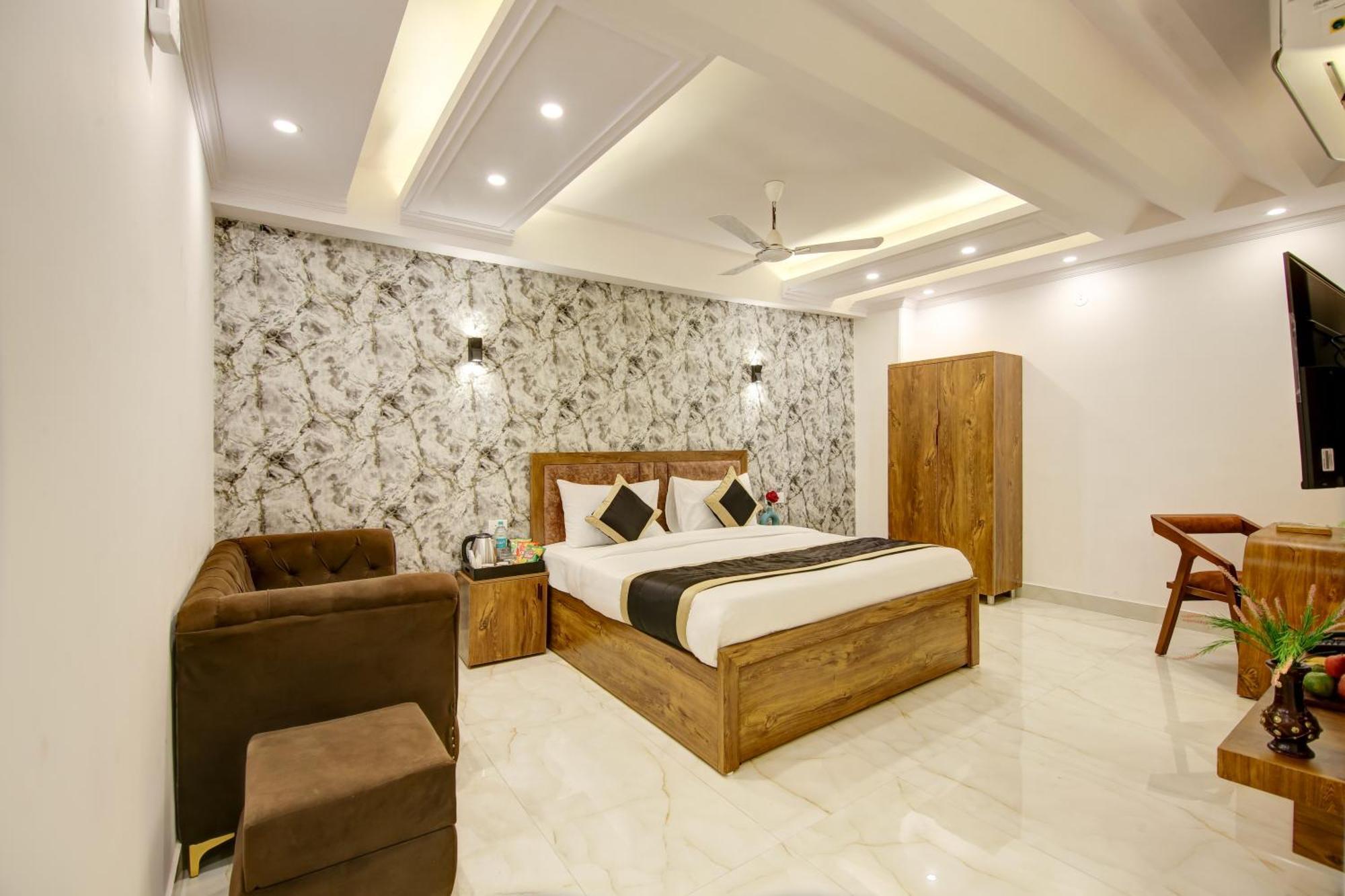 Hotel The Emporio Grand Near Vaishali Metro Station Ghaziabad Exterior foto