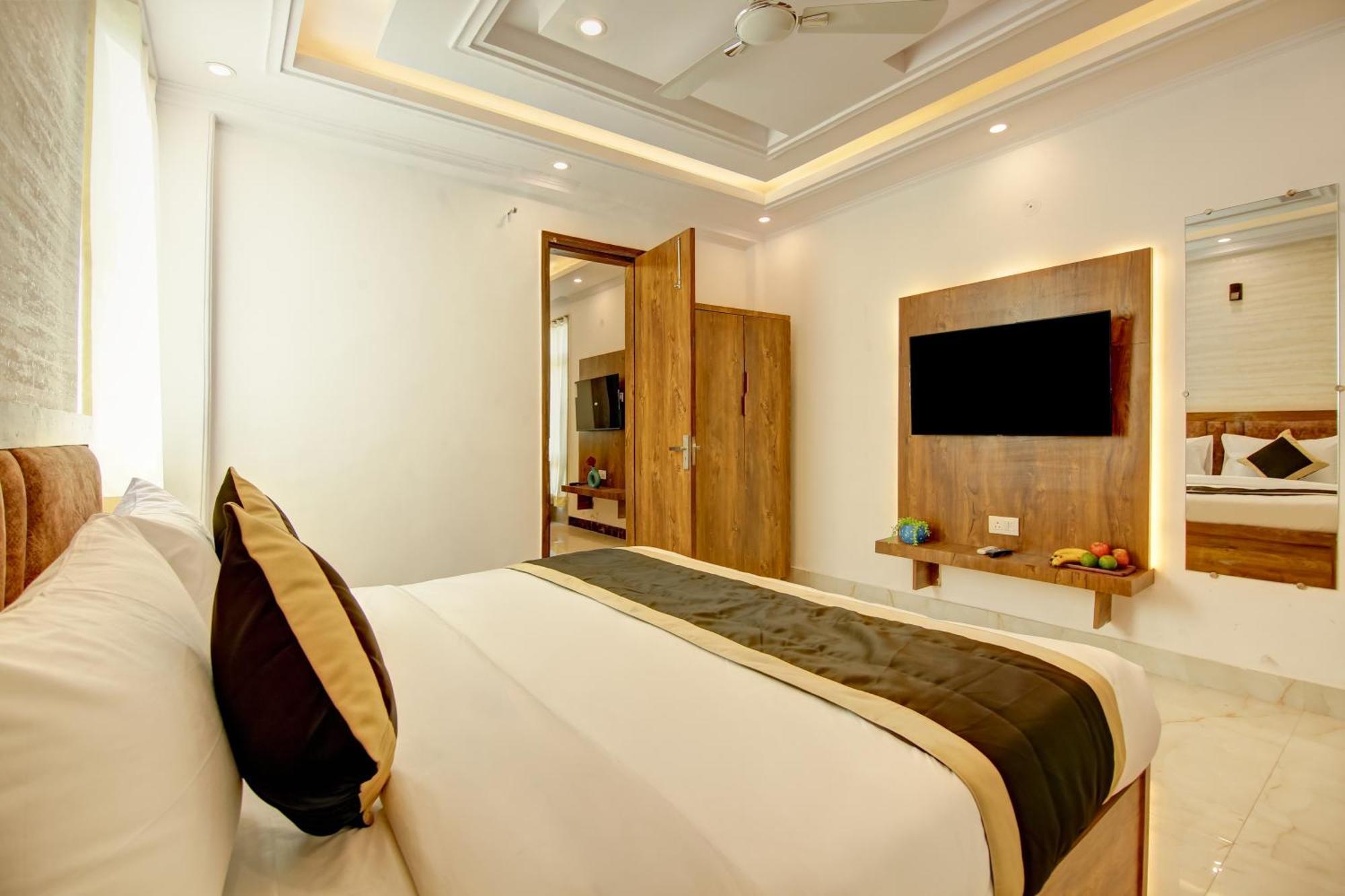 Hotel The Emporio Grand Near Vaishali Metro Station Ghaziabad Exterior foto