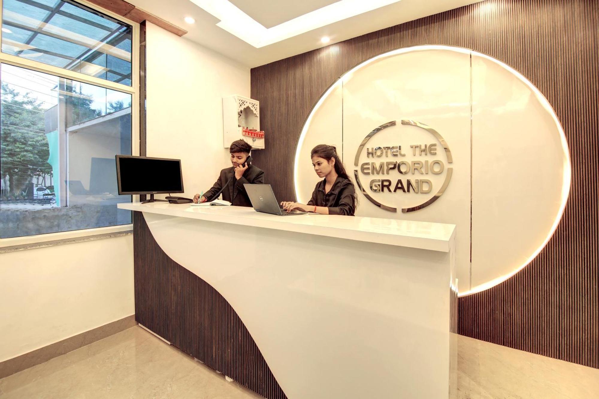 Hotel The Emporio Grand Near Vaishali Metro Station Ghaziabad Exterior foto